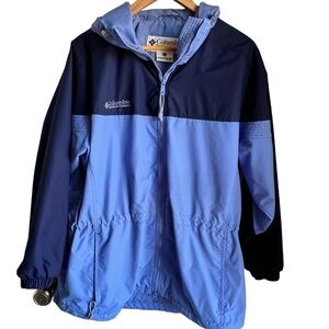 Columbia Sportswear Co. Women’s Size M. Light Weight Jacket.  Light Blue/Navy